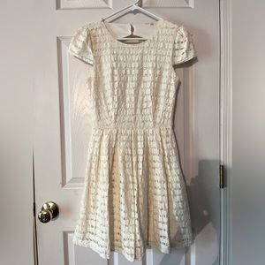 SWEET WHITE LACE DRESS